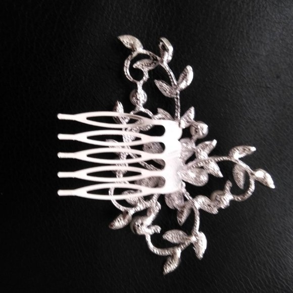 Bridal Rhinestone and Pearl Flower Side Comb - Picture 4 of 4